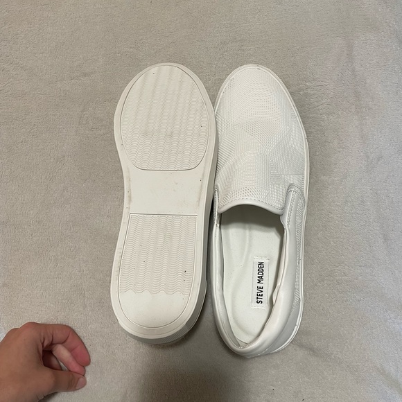 Size 12 White Steve Madden slip ons - Picture 2 of 4